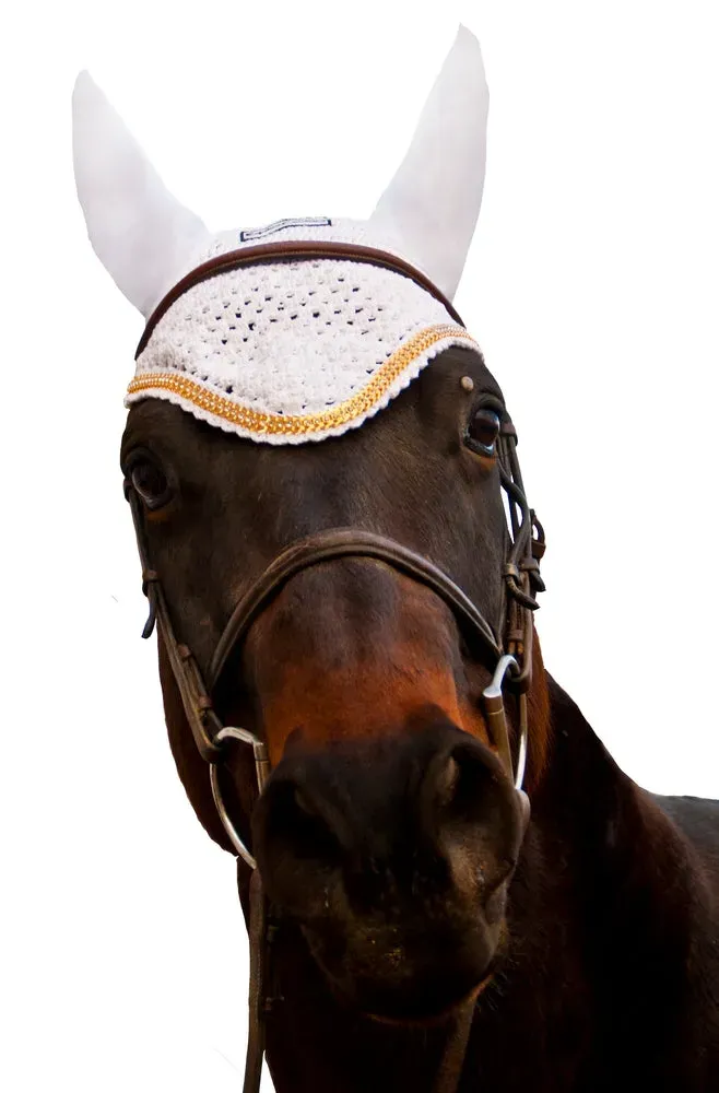 Equine Couture Fly Bonnet oornetje wit cob goudketting