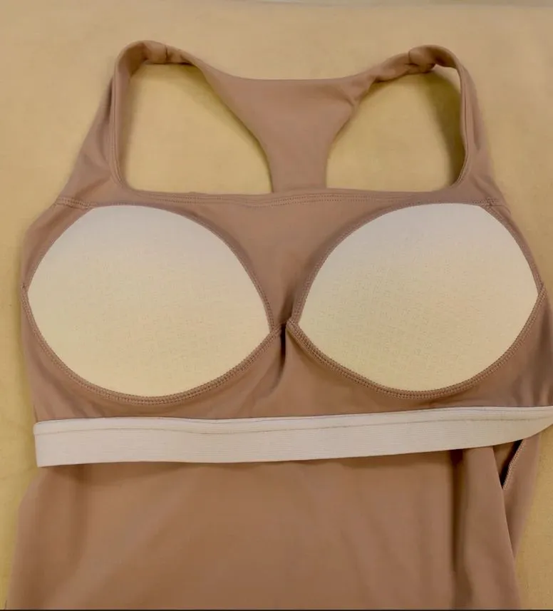 Dapplebay Tulum sporttop nude met cups square neck